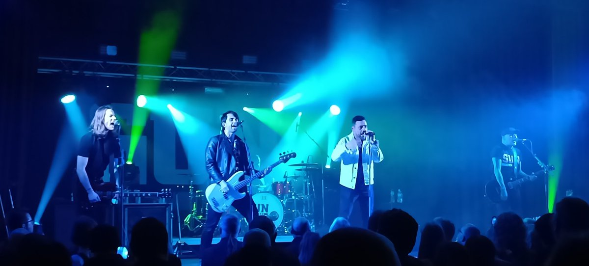 My review of @gunofficialuk in Montrose is on 5D Pop Culture Website @sturoseheart. Thanks to @Assai_UK and @SonicPRMusic for an amazing time 🤩🤟🎶 5d-blog.com/gun-at-montros…