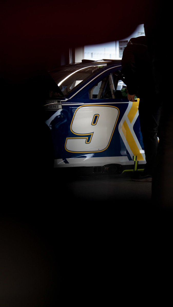 TeamHendrick tweet picture