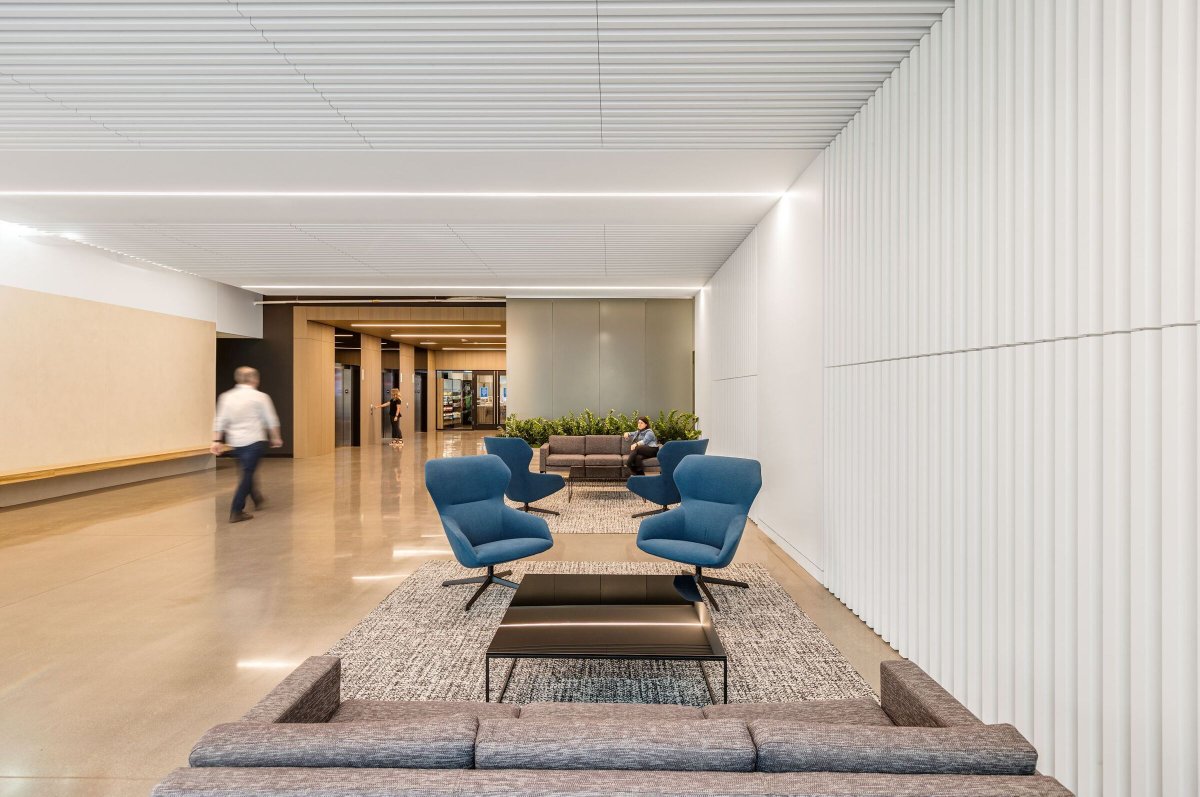 In Becton Dickinson and Co. offices, USG Corporation (@usgcorp) brings USG Ceilings Plus® Barz® Modular Acoustic Ceiling, a ceiling system that delivers on acoustics, aesthetics, and productivity buff.ly/3x1TMX7