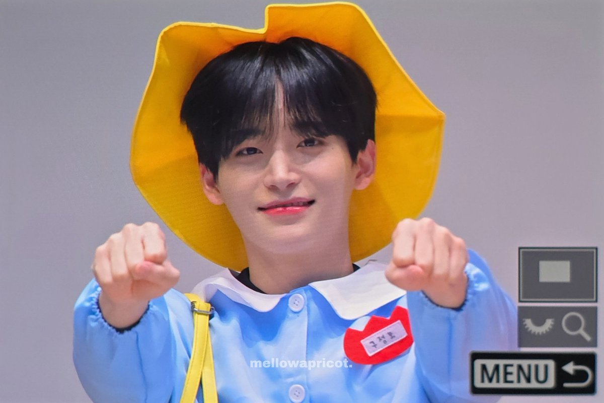 Mellowapricot_9's tweet photo. 📷
240427 팬싸인회

구정모 어린이👼👼👼

#크래비티 #CRAVITY #정모 #구정모 #jungmo #정모야잘생겼다 https://t.co/brqBtywoVX