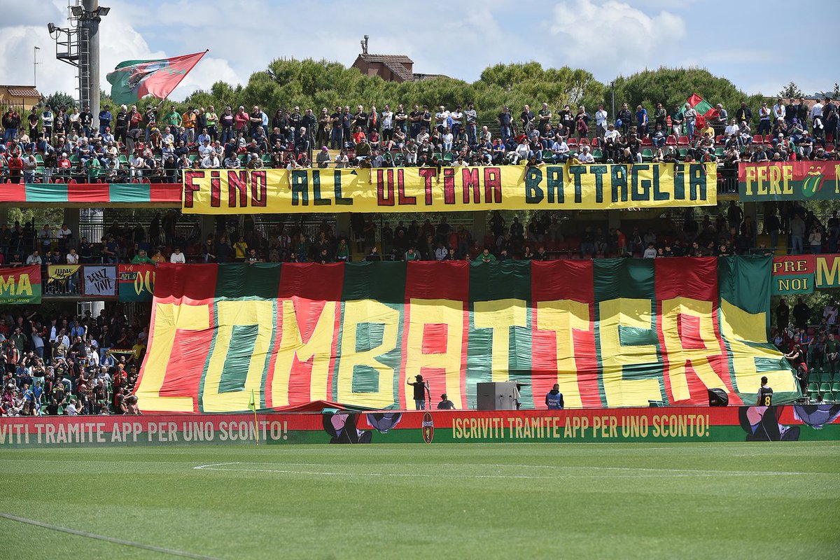 TernanaOfficial's tweet photo. 🔛  Inizia la ripresa, nella @TernanaOfficial Faticanti per Amatucci  🟥🟩

#TerAsc 0-0
#NoiSiamoLaTernana https://t.co/bCXvdGfBVA