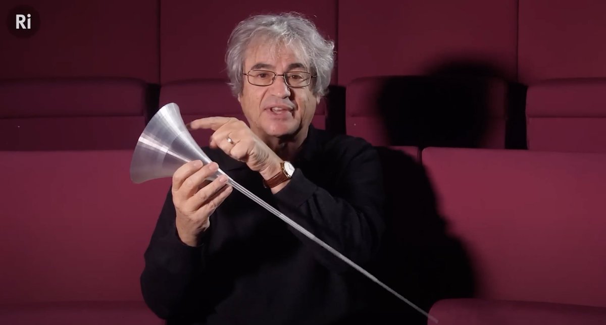 #science
Ask physicist Carlo Rovelli - black holes, white holes, and more via @Ri_Science 
youtu.be/ofEav2i1Jzo