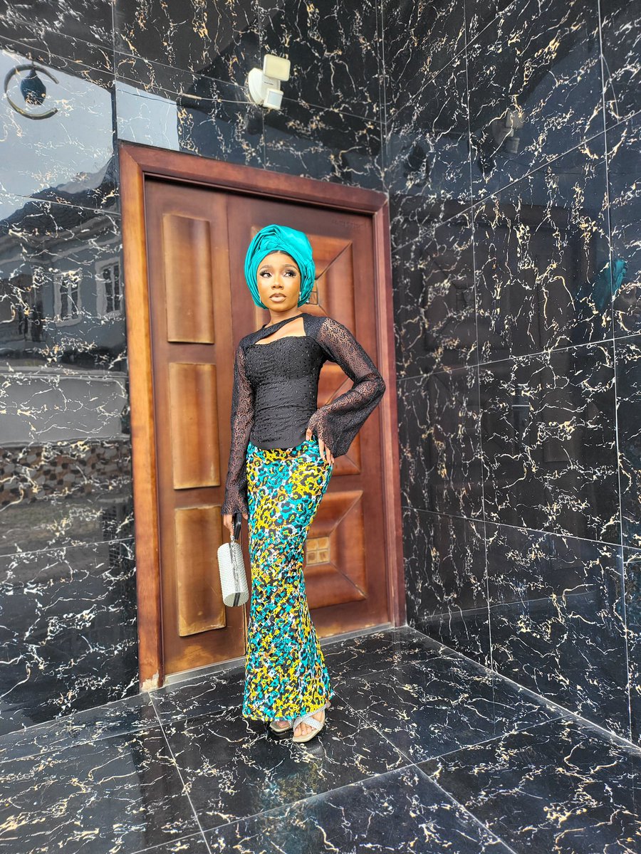 kemDara2's tweet photo. Weekends are for whatever they say they are for!!! stepped out in an outfit I made for myself 💕 #ellepapi https://t.co/hTmpLkyWMD