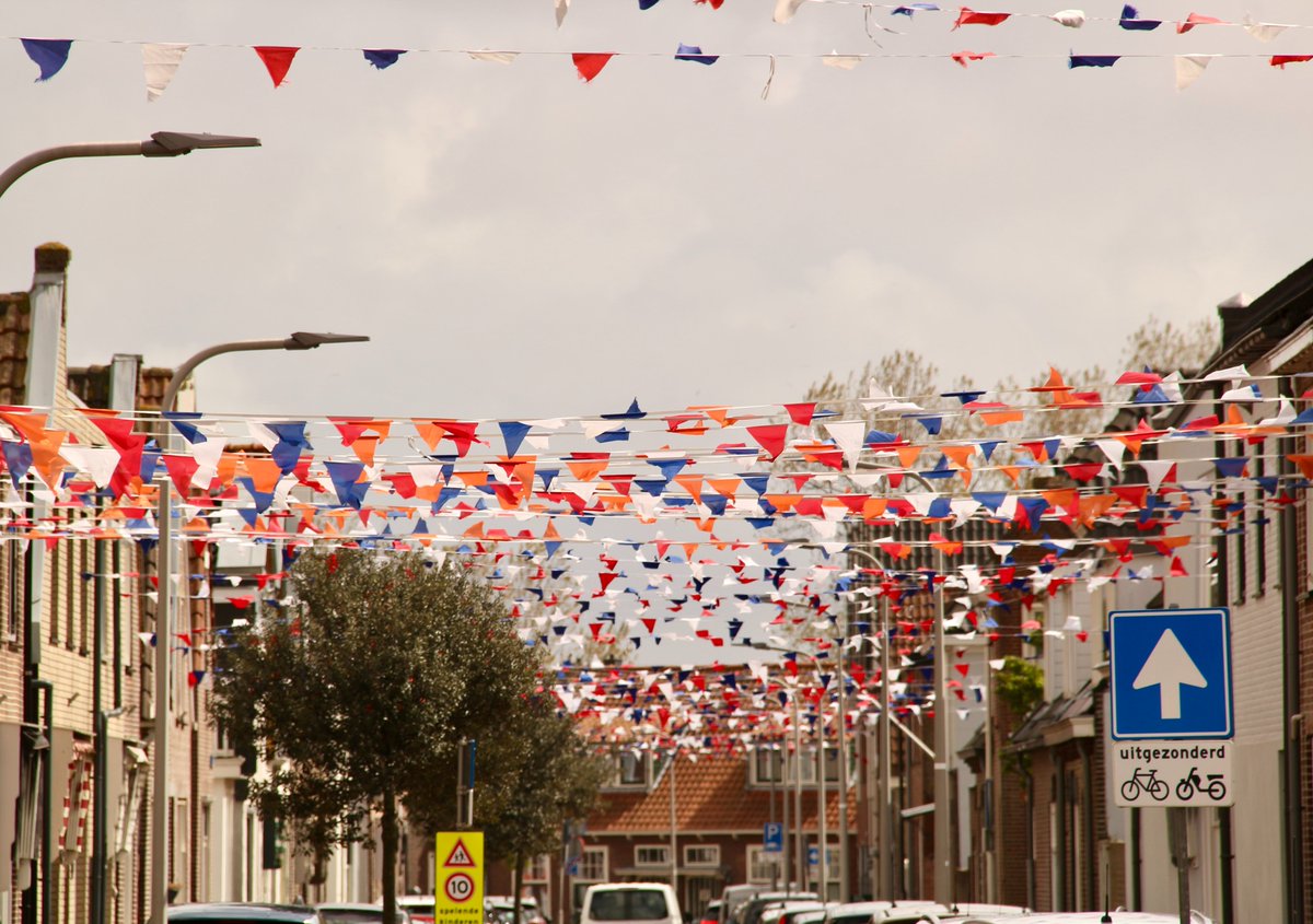 🧡 Op #Koningsdag komt er ook nog eens een nieuw nummer van onze Nieuwsbrief uit. Wat een feest! Lees 'm en je bent weer helemaal bij💚
tinyurl.com/5anp6p6n