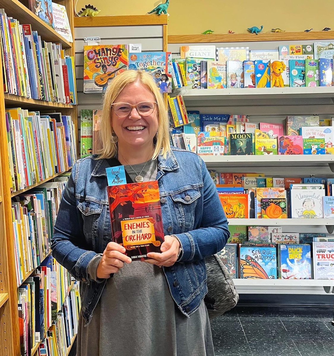 Happy #IndieBookstoreDay! Grateful for all the independent booksellers who make our communities and bookshelves better! #indiebookstores #mg #HistoricalFiction #Read