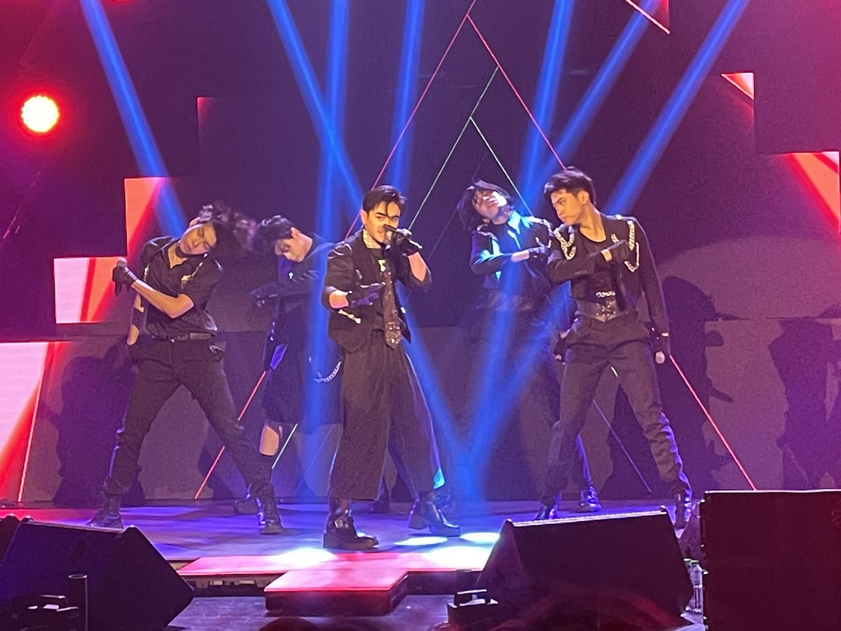 kowalerts's tweet photo. LOOK: ABS-CBN’s newest Ppop group “WRIVE” first-ever live performance at the #NewGenChamps concert at Music Museum in San Juan.

#KapamilyaNewGenChamps
#NewGenChamps
#PolarisStarMagic https://t.co/Tn3E8q3cc1