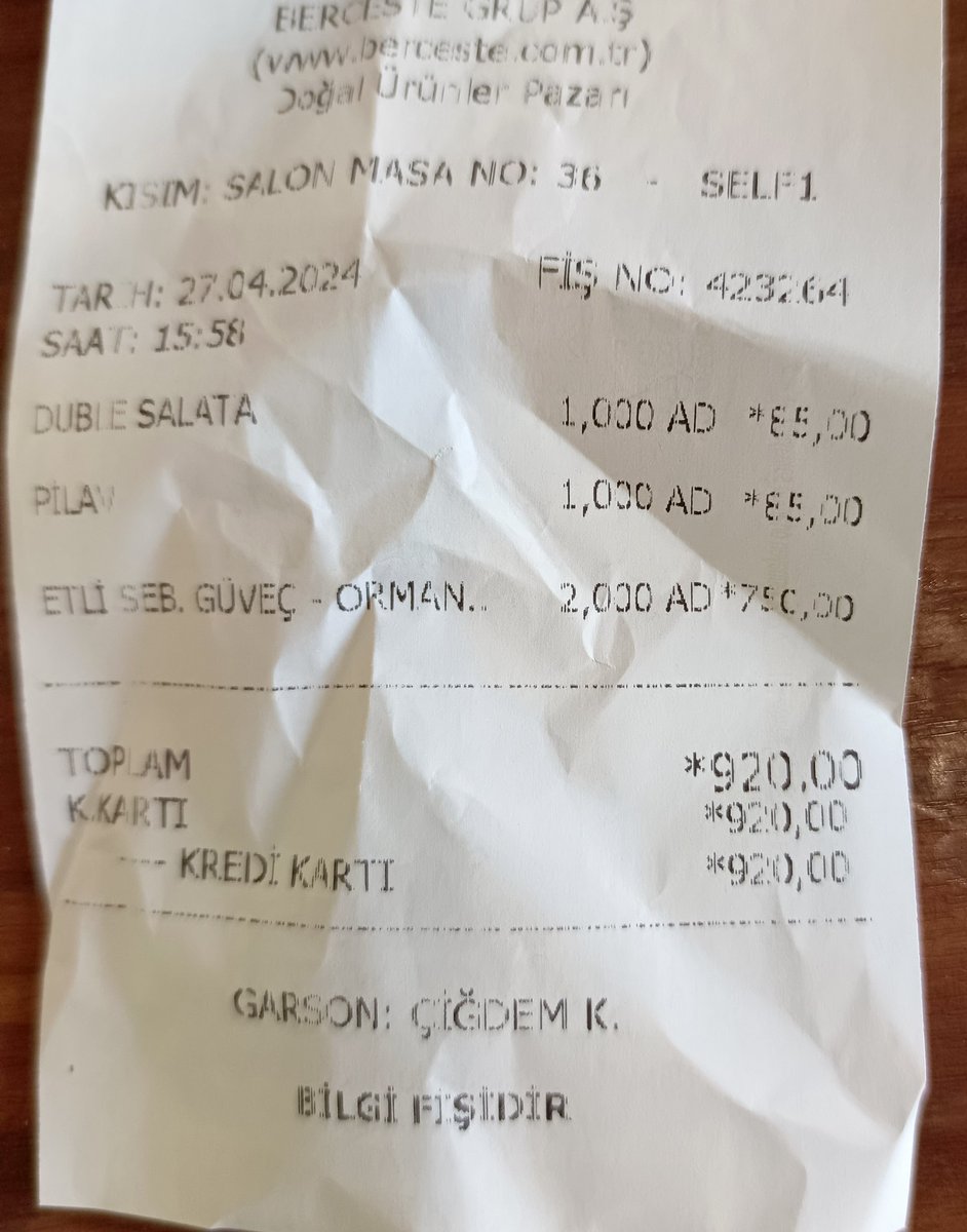 Kazıklanmak isteyen Ankara istanbul yolu üzerinde Düzce Berceste de yemek yiyebilir iki tabak yemek bir pilav salata 920 lira. 😬😬😬