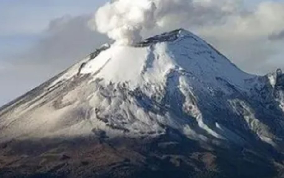 alepolizzo's tweet photo. 🟡ALERTA AMARILLA
Autoridades del gobierno de Chile, elevaron a amarilla una alerta sobre el volcán Puyehue, que está a escasos 20 kilómetros del límite con Neuquén.
Recordemos que el 4 de junio de 2011 el Puyehue tuvo una erupción que tapó de cenizas a Villa La Angostura, https://t.co/98kAitQWYS