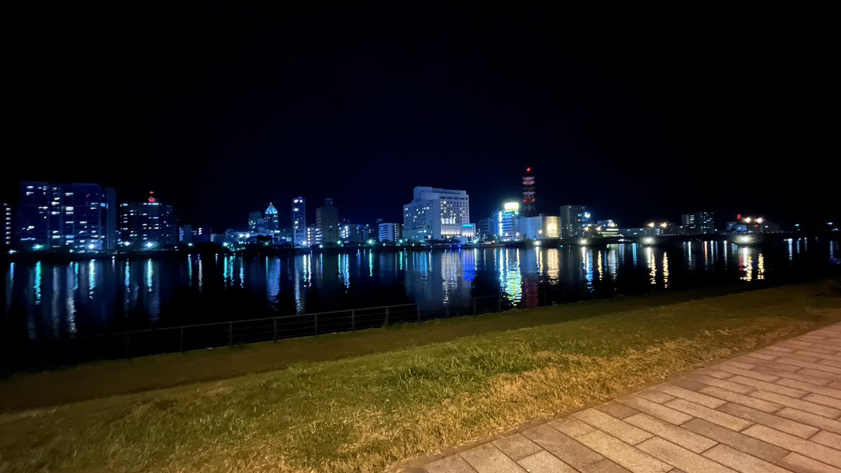 hamuhamu0358's tweet photo. 新潟市、やっぱり全国的に見れば都会に分類されるよね https://t.co/svx6IRV8fO
