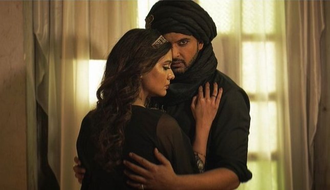 KKundrra_Hub's tweet photo. ITS TWO YEAR TO THIS MASTERPIECE ❤🔥

Cheers to @kkundrra @Divyakitweet @TimesMusicHub &amp; the entire crew of #Bechari 🥂💗

It's one of the best MVS of #KaranKundrra which is no less than a movie 🔥
Afsana's voice, cinematography &amp; the artists- A perfect combo🔥  
#2YearOfBechari https://t.co/ioiaFuOz5I