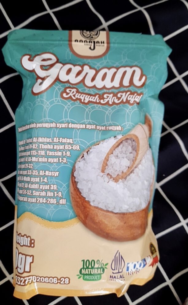 seblakk003's tweet photo. Tata cara mandi pakai garam ruqyah:

1. Siapkan 1 gelas air lalu masukkan 2/3 garam ruqyah.
2. Niatkan untuk membuang energi negatif
3. Setelah itu masukkan kedalam ember jika untuk mandi
4. Guyur dari bahu kanan ke kiri
5. Dianjurkan mandi di waktu subuh https://t.co/ZCEz8R5PeC