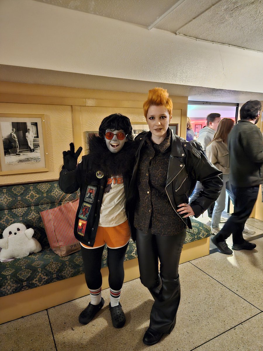 JayRedJester's tweet photo. Still coming to terms with the fact I met not only the Ghoul Boys the other day, but more importantly, The Professor and Mothman???? https://t.co/fbXpchi8QS