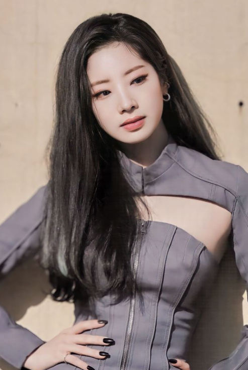 AboutMusicYT's tweet photo. Happy 26th birthday to TWICE's Dahyun! https://t.co/sQdRmM6IsN