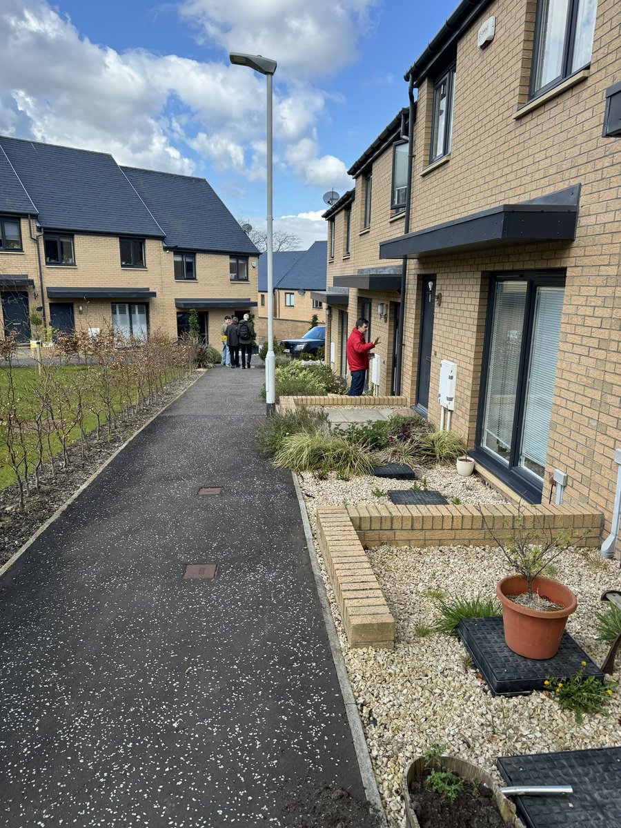 Back out on the doors today in Fernieside, Tweedsmuir and Foxglove. Lovely day for it too. Thanks to all the wonderful volunteers who give up their time to chat to residents. A quiet week in Scottish politics too…..