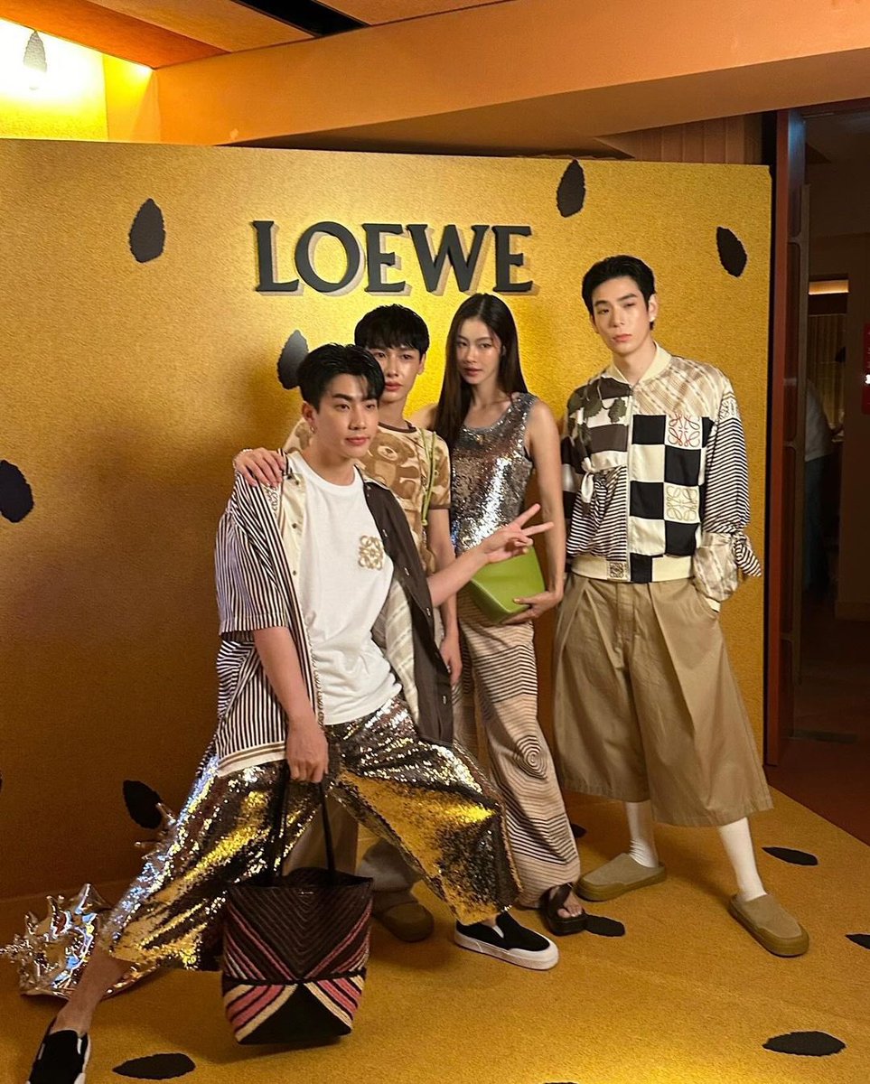 📅27/04/2024
📸Instagram Feed: jaylerr

#LOEWE 
#LOEWEpaulas
#ออฟกัน #OffGun