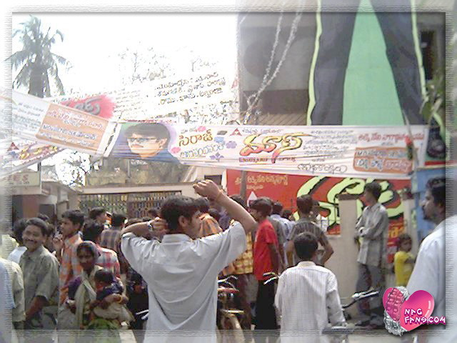 Throwback : Mass (2004) release decoration at Swamy, Rajahmundry .

#NagarjunaAkkineni @iamnagarjuna #MassDammunteKasko #Mass