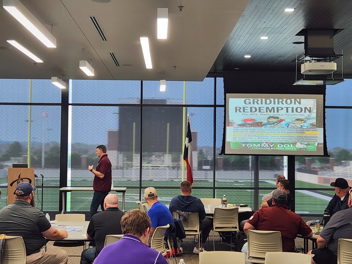 Coach Adam Cushing from Texas A&M kicking off the 2024 DFW OL Coaches Clinic! Great turn out today to learn and get better #OLClinic