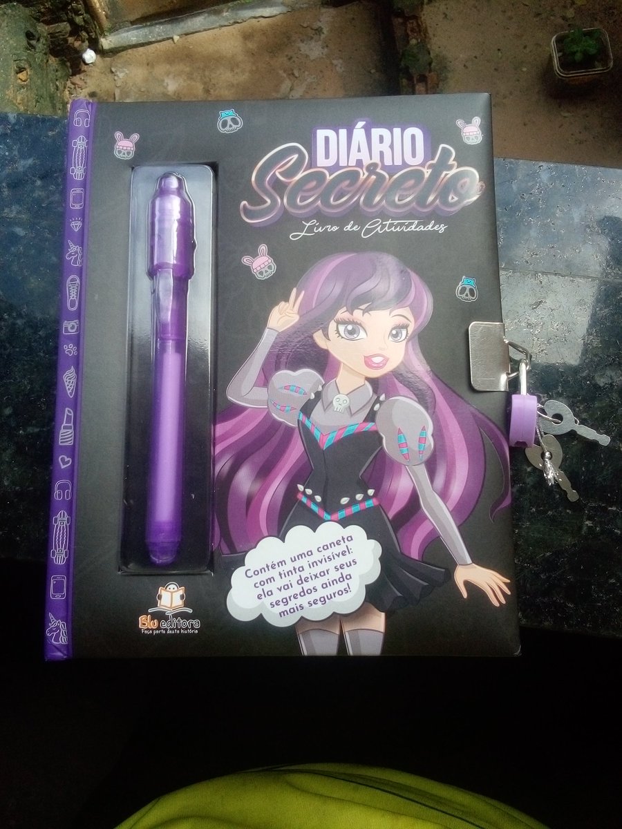 Te__amo__angel's tweet image. Olha oq eu comprei no bienal do livro aa em Salvador 🤩✌️