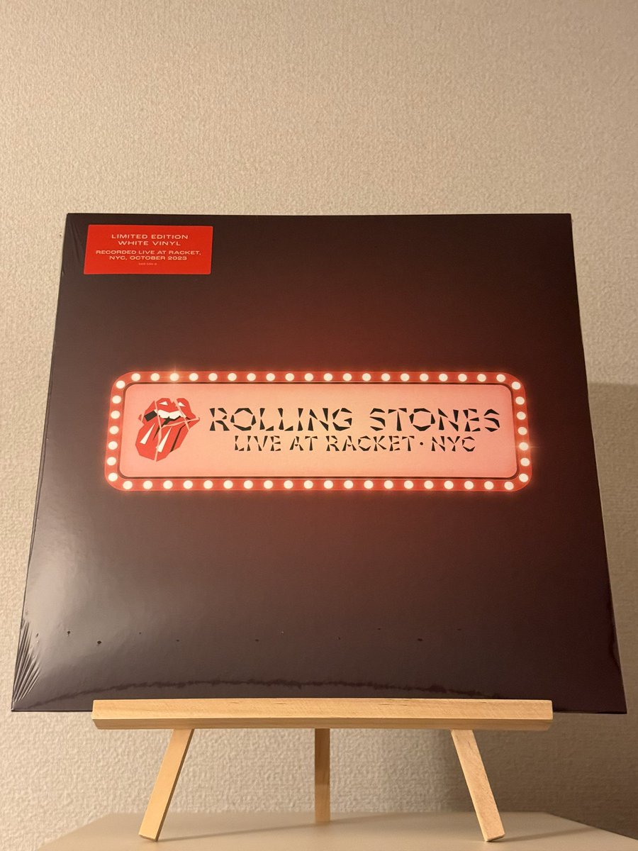 hiromickeith's tweet photo. RSD当日は仕事だったから
タワレコオンラインで販売開始前から
張り付いてたけど結局買えなかった😢
売り切れ後すぐに店舗に取り寄せしたら
まさかの再入荷で買えた😆
「今」のストーンズのライブを
こうしてアナログで楽しめるって
素敵ですね😊
#LiveatRacket
#ストーンズ
#TheRollingStones
#RSD https://t.co/TX2bugmuIk