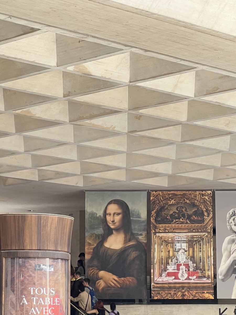 ScienceTech's tweet image. Day Seven: Visit to the Louvre  in Paris. The largest museum in the world . This was an interesting experience for our students.