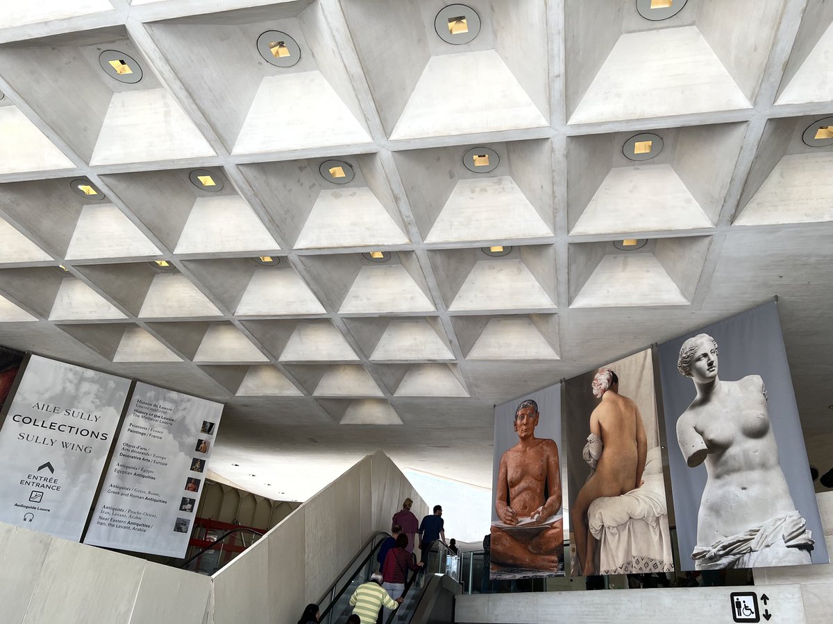 ScienceTech's tweet image. Day Seven: Visit to the Louvre  in Paris. The largest museum in the world . This was an interesting experience for our students.