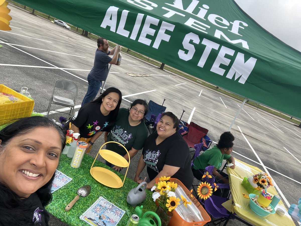 What do you do early on a Saturday morning? We set up for #TasteOfAlief Come out from 10 am-1 pm to Crump Stadium! ⁦@aliefstem⁩ ⁦@AliefScience⁩ ⁦@gelyn_roble⁩
