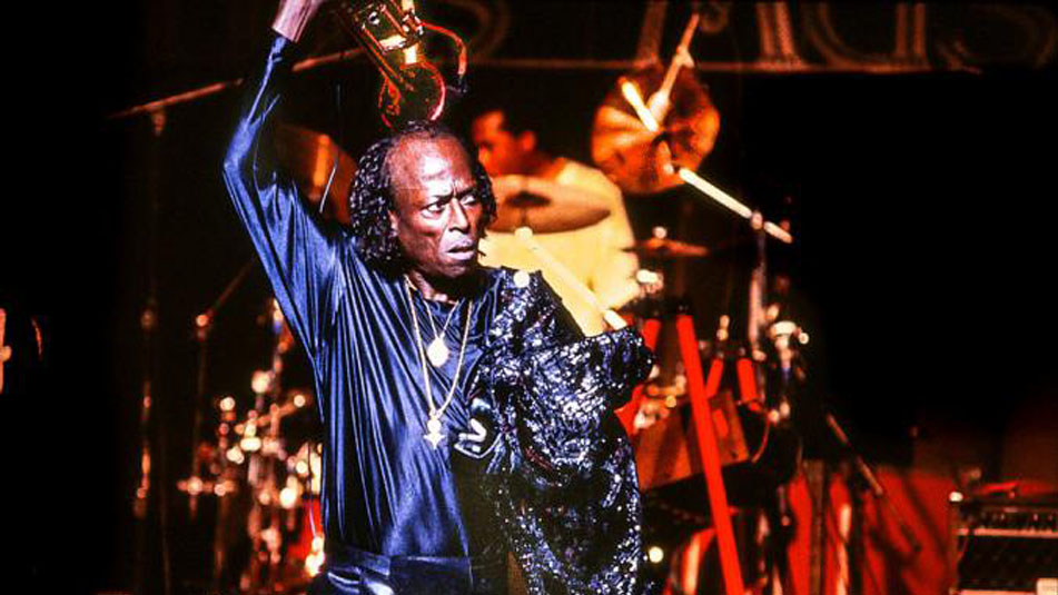 Miles Davis- October 17, 1988 Falkoner Centret, Copenhagen
youtube.com/watch?v=MrDMX7… 
 #jazz #art  #fusionjazz #jazzlegend #instrumental  #funk #jazzrock