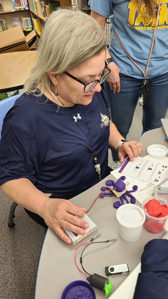 KarynBashore's tweet photo. Thank you, @CalRipkenSrFdn my heart is full of gratitude for your generosity and commitment to providing our students with STEM resources. Paxtang and Rutherford Elementary schools are loving the new STEM Center. A big shot out to Caitlin Kurtz for the awesome training session. https://t.co/PtyItD7cv7