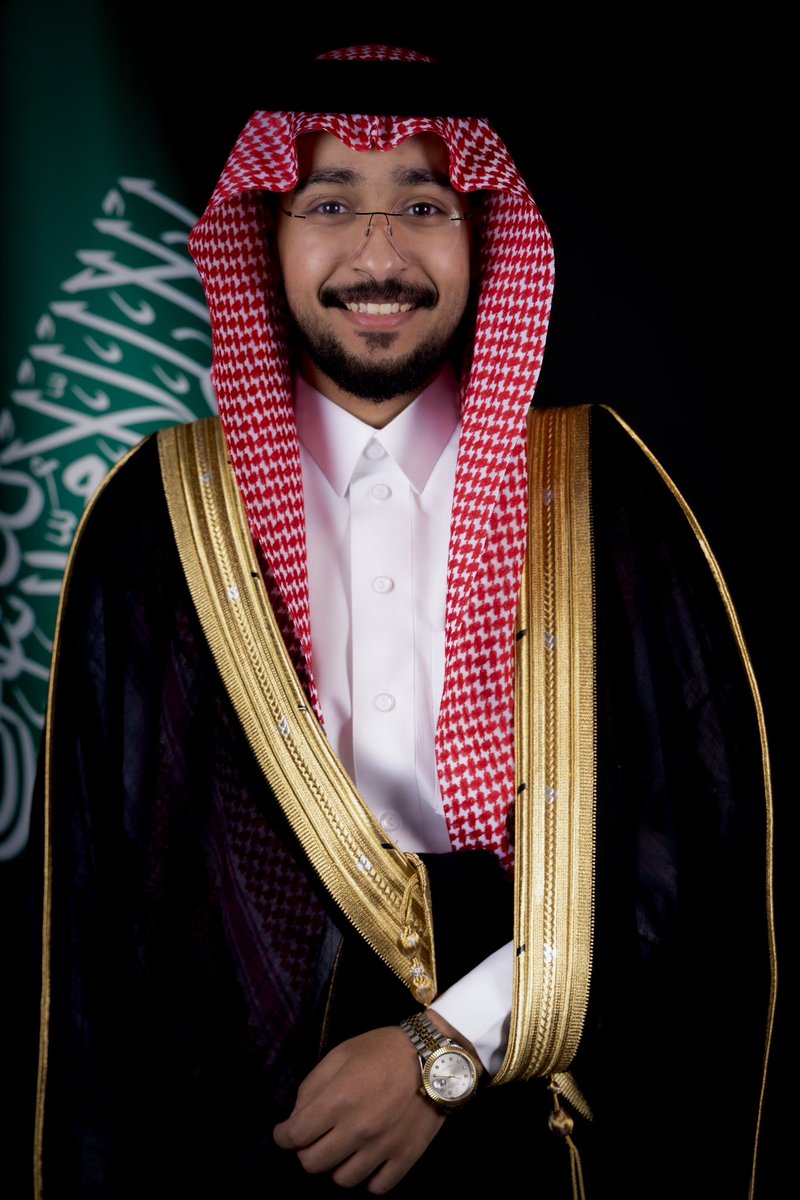 Ph_MutlaqA's tweet photo. صَبِرنا فـ نُلنا، انتظرنا فـ وَصَلنا، إجتَهْدنا فـ جُدنا، سَهِرنا فـ إعْتَليّنا، تَعِبنا فـ يُسِّرَ لَنا

فـ يا عالِمَ الغيبياتْ كما يَسرتَ لَنا ما فاتْ يَسِر ما تبقى لَنا مِنْ طُرُقاتْ، ويا ذو المِنّه إجعَل تَخَرُجُنا بدايةٍ لطريقٍ أعْظَمَ مِما نتمنى 🎓♥️♥️ https://t.co/3h9zaZItqV