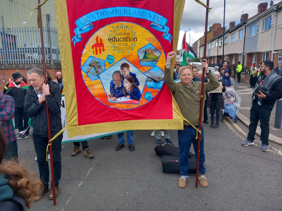 @NEUNorthumbria Our banner proudly on the 'Shut Down Rafael' and 'Ceasefire Now' demonstration in Newcastle. #CeasefireNOW #FreePalestine