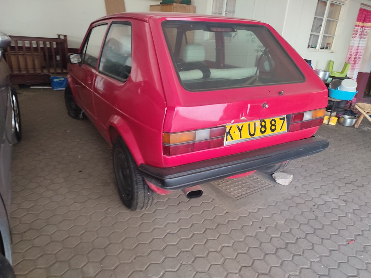 Disposing my beloved mk1 shell. Ideal for a proper project rebuild or parting out.
It's a rolling shell. Without wheels and tyres. Drivers side door inahitaji either replacing or repairing. Has no rear lights. Kuja na Mpesa balance ya 40k na flatbed uchukue