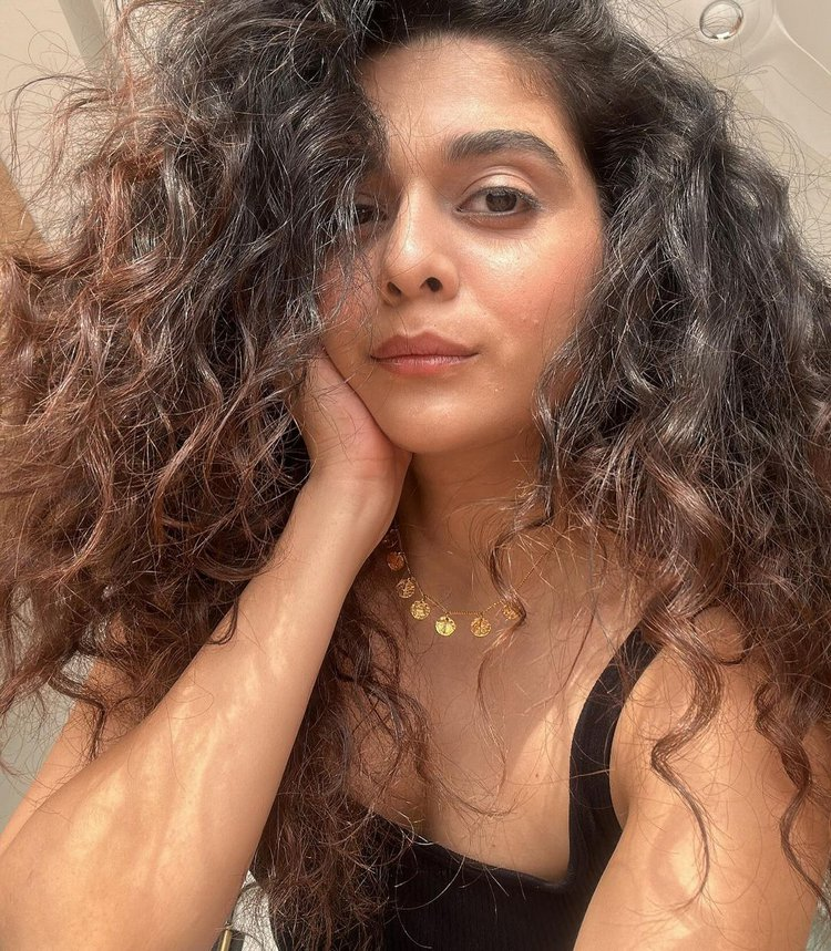 Photos  : Alluring #MithilaPalkar

gallery.123telugu.com/content/slides… 

#123telugu