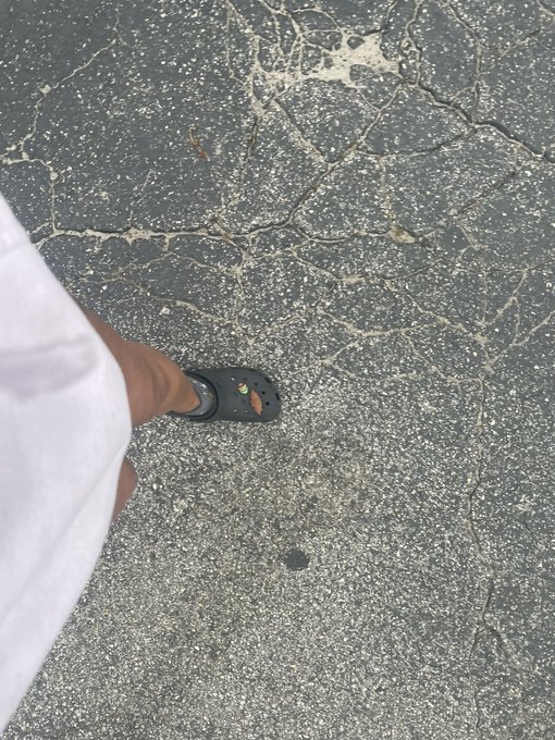 going to the club tn and i get out glow paint everywhere 🤭🤭 maybe ill come home and make some content<a href="/tag/newprofilepic"class="tags"><span>#newprofilepic</span></a>