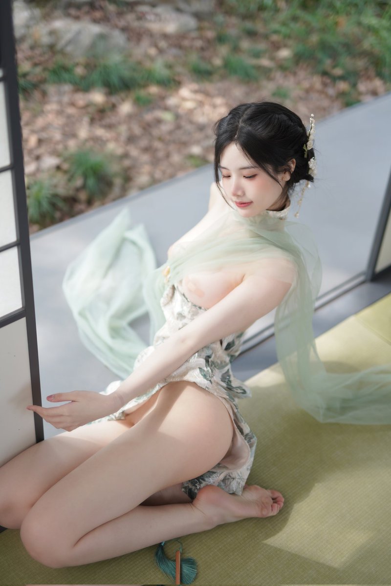 旗袍预告
一组最多只能发4张 还有80p怎么发啊 https://t.co/RJRoObxAGu