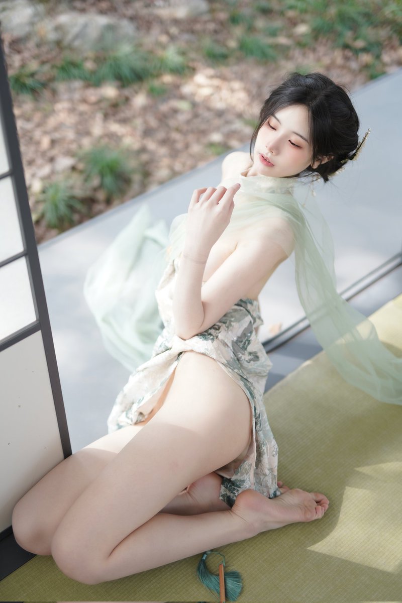 旗袍预告
一组最多只能发4张 还有80p怎么发啊 https://t.co/RJRoObxAGu