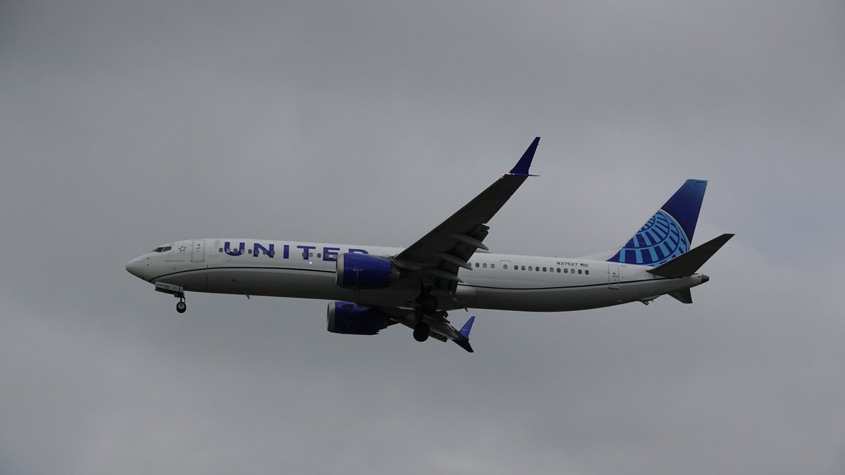 United Airlines Boeing 737 MAX 9
landing at YVR last September

#plane #planespotting #airplane #airplanes #airplanelovers #flying #windowseat #vancouver #airport #yvrairport #aviationphotography #aviation #avgeek #united #unitedairlines #boeinglovers #boeingmax