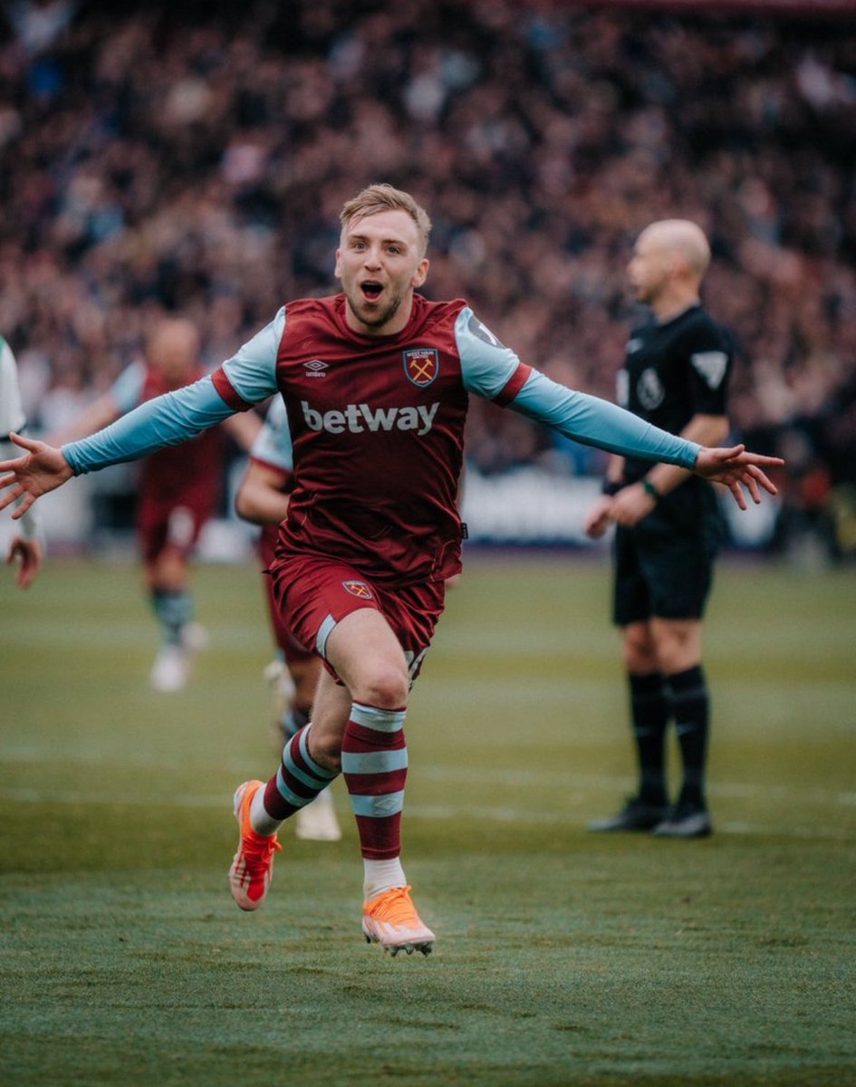 Performance was flat at times, atmosphere was flat; season pretty much over. Well done Bowen! 20 goals in all competitions and equaling PDC PL goal record. Single handedly got us a point - one of the best signings in my lifetime. The rebuild has to be round this man!