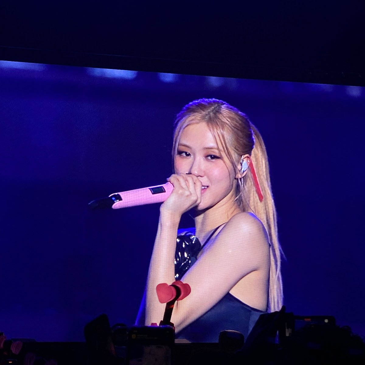 ไม่รู้จะสันหาคำไหนมาอวยความสวยนี้ได้เลยจริงๆ

#ROSÉ #로제  블랙핑크로제