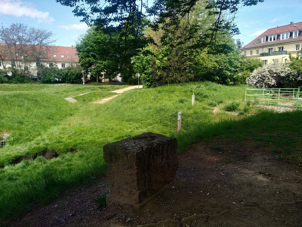 ezoderwitz's tweet photo. Falls jemand am Sonntagnachmittag (morgen) den #Dresdner Süden (#Südelbien) bissel erkunden möchte - hier 'ne kleine Empfehlung:
#Kaitzbach-Spaziergang mit Stadtratskandidat*innen + Stadtbezirksbeirät*innen v. @gruene_dresden, 
Treff 15:00 am Mocki 
#Kiezliebe ...und drüber 'naus https://t.co/l5H1M6nQfC