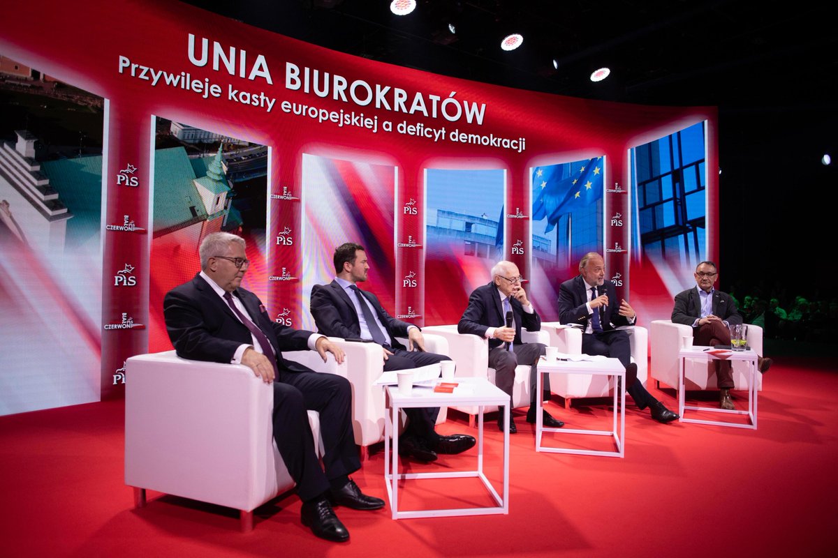 1️⃣0️⃣Panel X #BiałoCzerwoni „Unia biurokratów. Przywileje kasty europejskiej a deficyt demokracji.”, którego moderatorem jest Europoseł PiS @ZdzKrasnodebski. 🔗 youtube.com/watch?v=cT5o01…