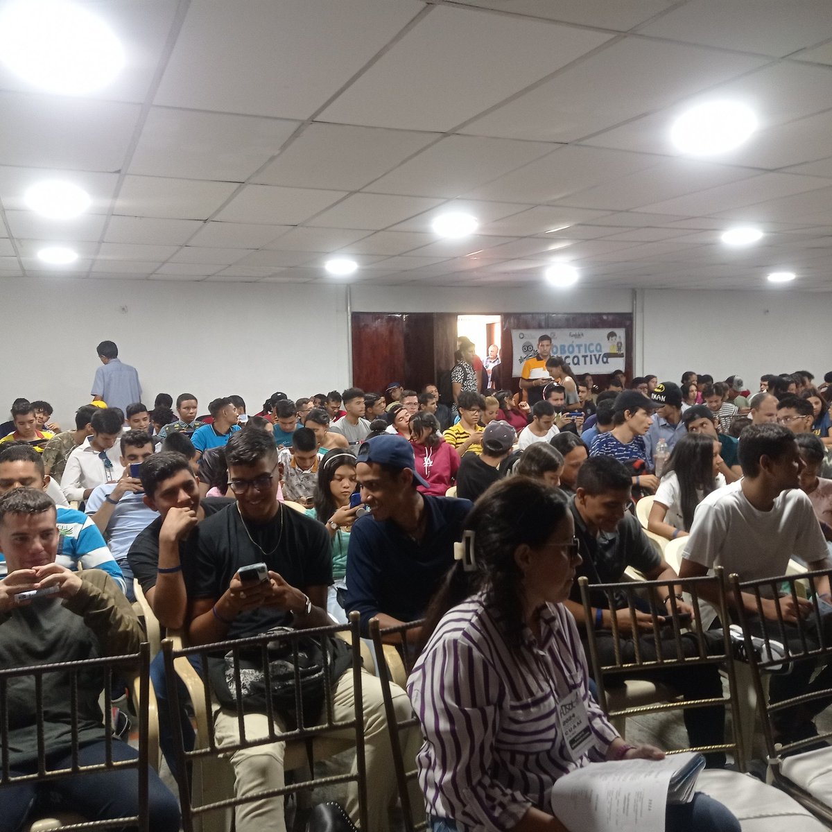Fundabit Guárico (@fundabitguaric2) on Twitter photo Afinando detalles para el #FLISOL2024 masiva participación de tecnólogos en el CUAM Calabozo. En minutos arranca el intercambio de conocimientos afianzando el uso del Software Libre
Tutores CBIT Presentes
<a href="/NicolasMaduro/">Nicolás Maduro</a>
#SonosFumdabit
#EncuentroPazYDiálogo Afinando detalles para el #FLISOL2024 masiva participación de tecnólogos en el CUAM Calabozo. En minutos arranca el intercambio de conocimientos afianzando el uso del Software Libre
Tutores CBIT Presentes
<a href="/NicolasMaduro/">Nicolás Maduro</a>
#SonosFumdabit
#EncuentroPazYDiálogo