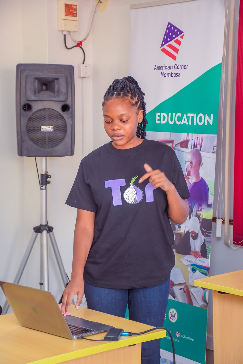 OluochRecky's tweet image. Talking about @torproject , dived into the Origin of Tor and the key differences between Tor and VPN, @AmericanspacesK  in Mombasa Kenya #thetorproject