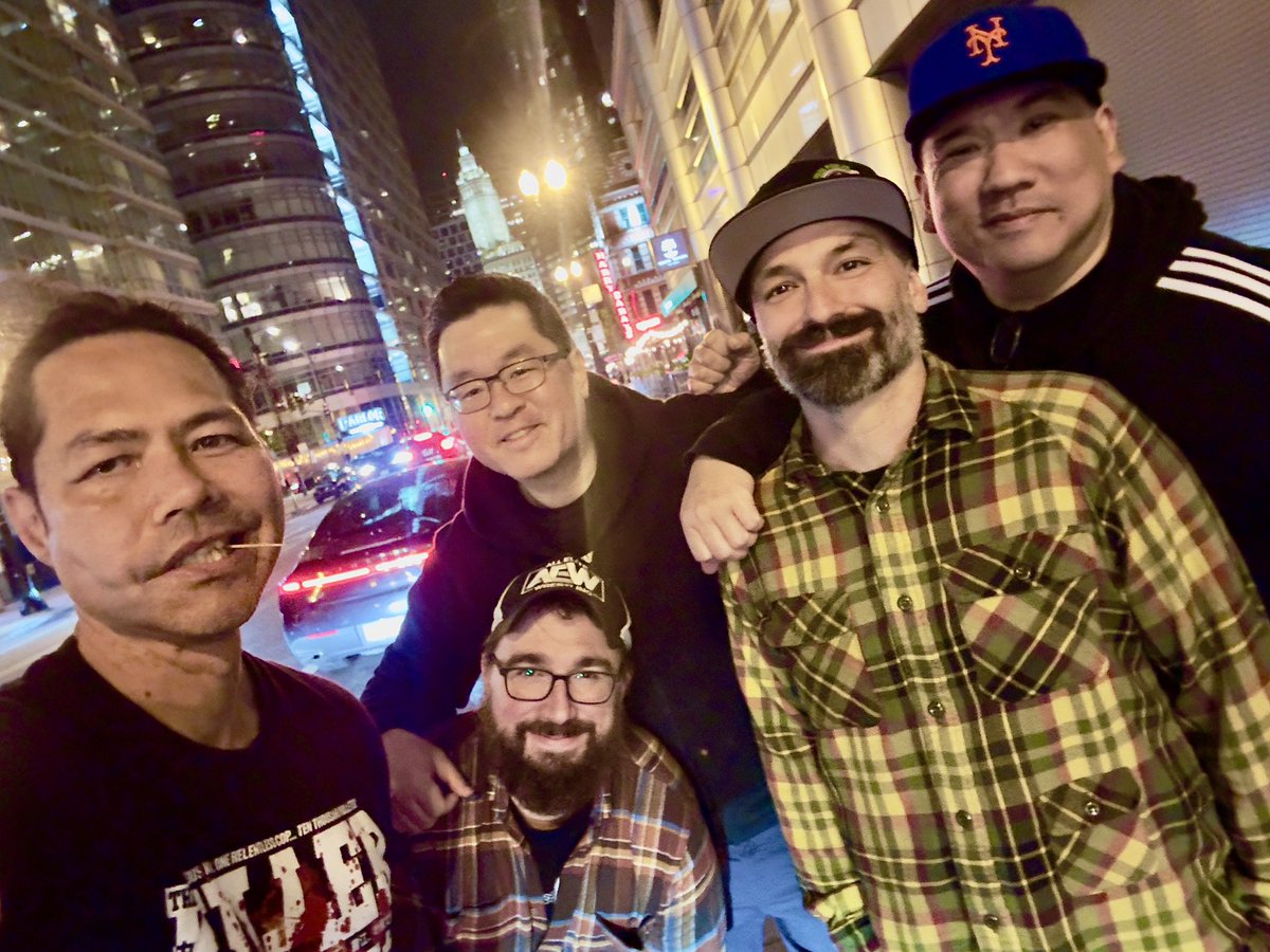 Great night in Chicago with @danielwarrenart and @rileyrossmo1! We haven’t seen Riley since 2017 so this was a special trip for all of us. Thanks to DWJ for being a consummate host! We’ll be checking out #C2E2 today, say hi if you see us at the show! felixcomicart.com