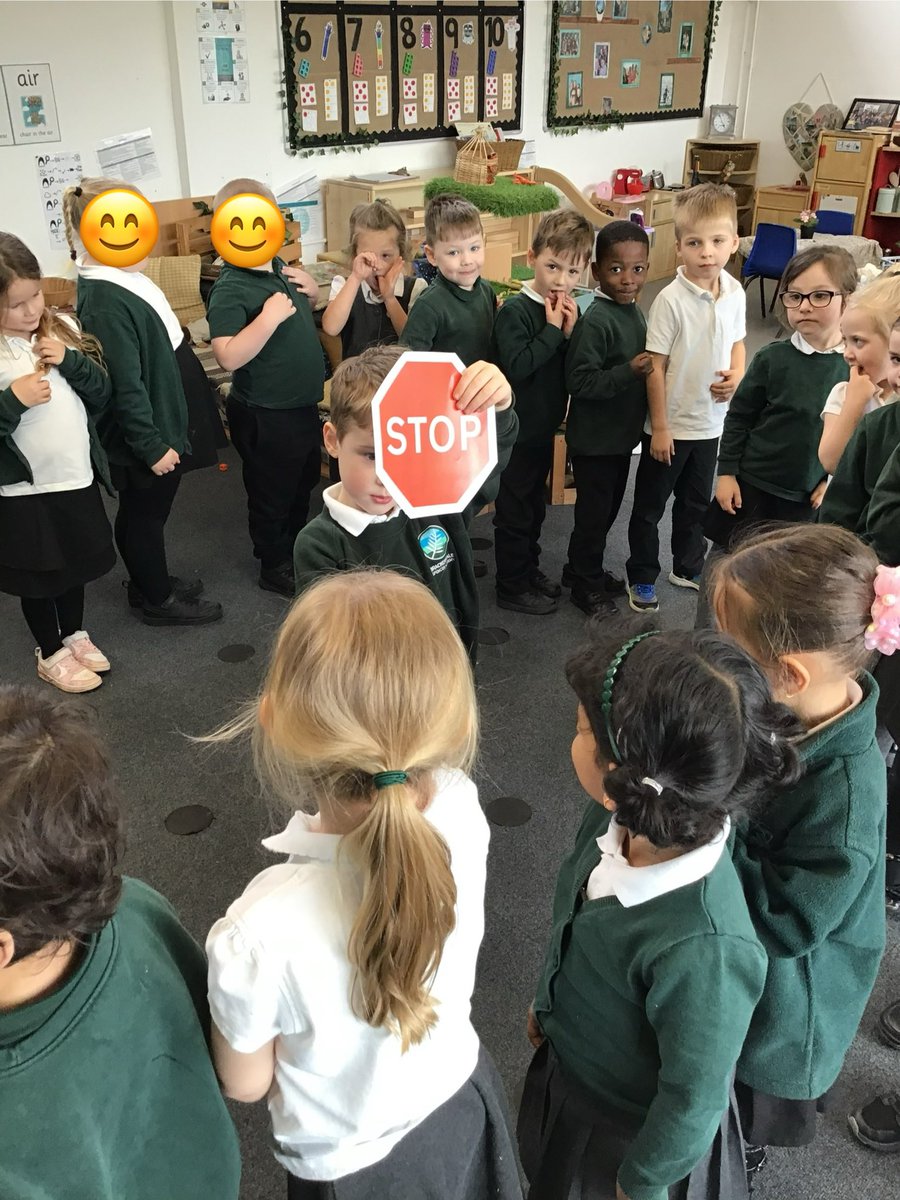 EYFS_BSA's tweet photo. Beep Beep day! We learnt about important road safety basics. Holding hands with a grown up when walking near roads, crossing roads at safe places with a grown up and using a child seat when travelling by car 🚗 @BrackensdaleS  #shinebright https://t.co/CjHuUaVLBs