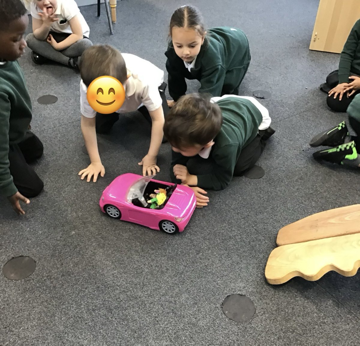 EYFS_BSA's tweet photo. Beep Beep day! We learnt about important road safety basics. Holding hands with a grown up when walking near roads, crossing roads at safe places with a grown up and using a child seat when travelling by car 🚗 @BrackensdaleS  #shinebright https://t.co/CjHuUaVLBs