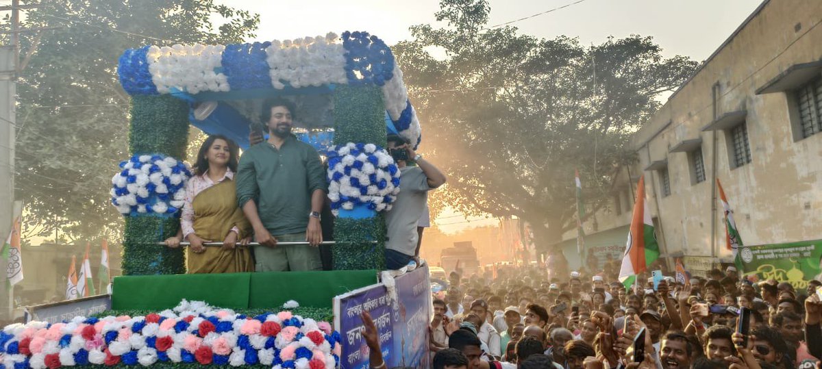 The energy and excitement of local residents surrounding @idevadhikari's roadshow in support of our MP candidate for Hooghly, Rachana Banerjee, was truly captivating. Row after row of people thronged to witness the spectacle, demonstrating their unwavering trust in the ethos of…