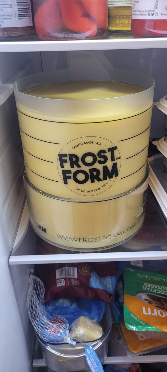 NHarrisonArt's tweet photo. I tried the Frost form for the 1st time for Jude's 7th birthday. Amazing to use. So quick and easy. Used the butter ganache recipe, and I can't wait to try it. #baker #cake #grandma #ManCity #birthday #bakingcop #cake #twitterbakealong #frostform https://t.co/p4b00JjJ44