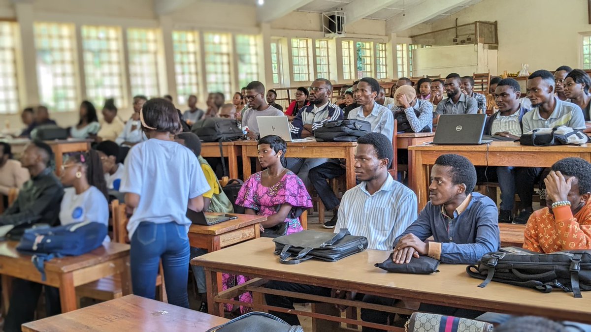 #WomenTechMakers 
3ème session par Marie reine Bigabwa @mariereine4768 

Thème: Faire face au syndrome de l’imposteur 
#ImpactTheFuture 
@GdgBukavu @gdg_kivu @gdg_uvira 
@wtm_bukavu2