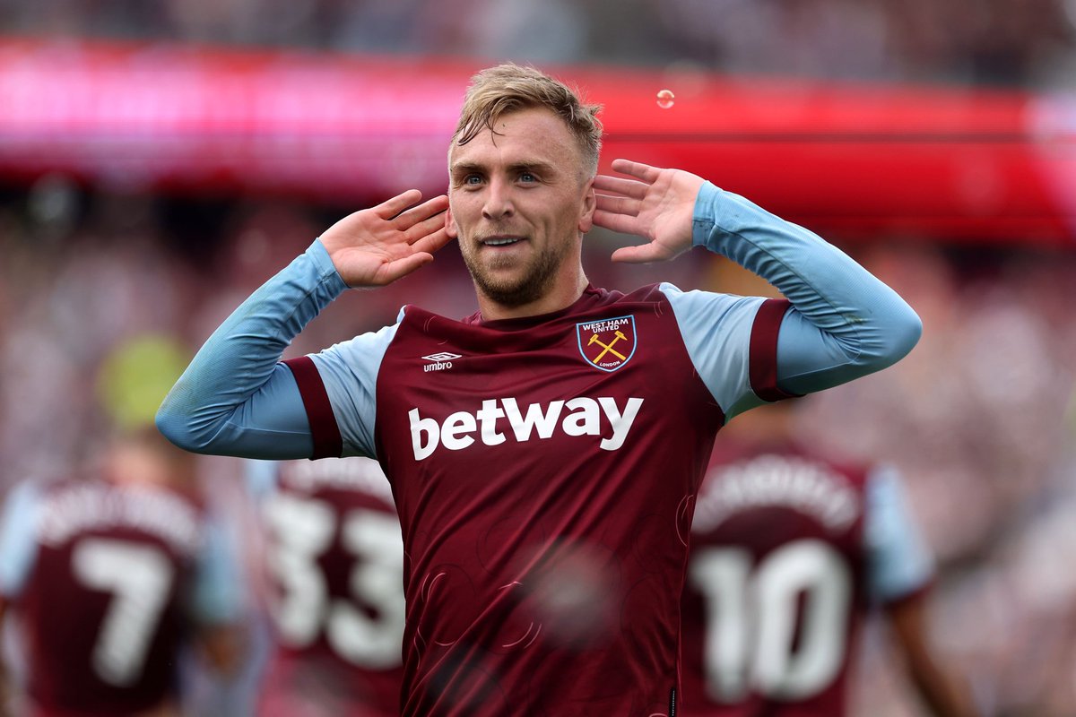After watching the entire match and this season I've realised one thing BOWEN IS HIM. If West Ham somehow managed to keep all of Bowen, Paqueta, JWP and Kudus for next season they can actually make it to top 4..Bowen is probably my fav player outside traditional big six club.