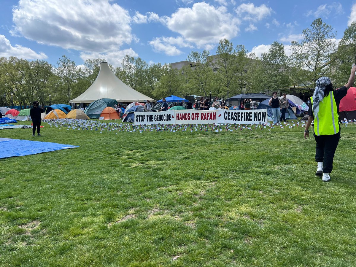 We had a busy week here in Pittsburgh! On Thursday we joined the Flint Solidarity Day of Action to demand water justice and we joined an event around the importance of building community in the Hill District. We ended our week by joining the Gaza solidarity encampment at Pitt.